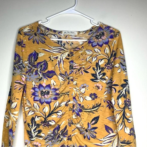 < We The Free Dreamed Of You Floral Ruched Long Sleeve Top > - Picture 4 of 8